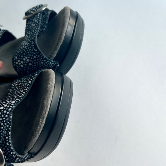 New Dansko Black Grey Leather Sandals Clogs size EUR 36, US 5.5 - Picture 12 of 15